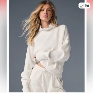 New Alo Yoga Waffle Weekend Escape Mock Neck Small